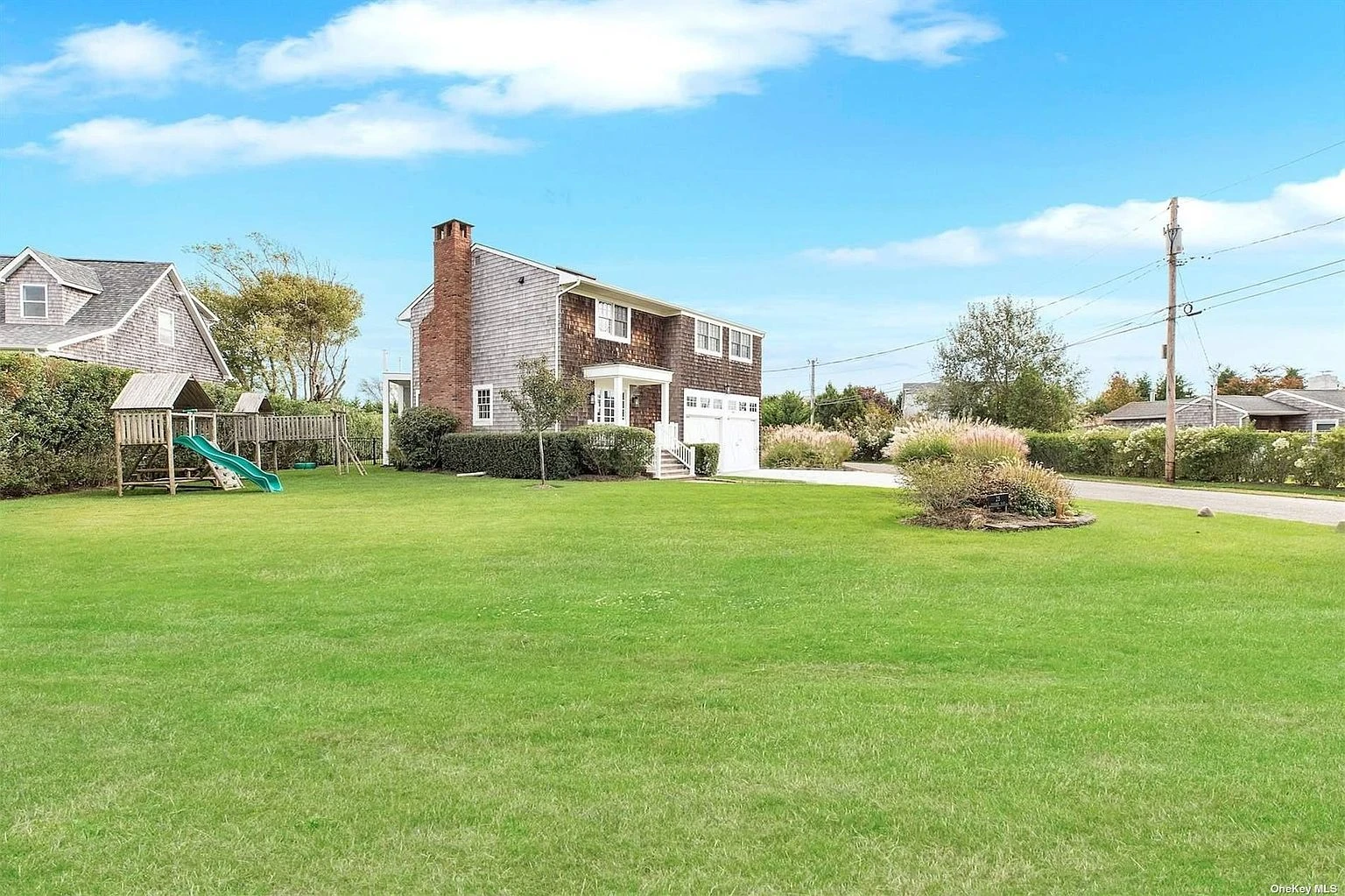 25 Exchange Pl, Westhampton Beach, NY 11978 listing photo