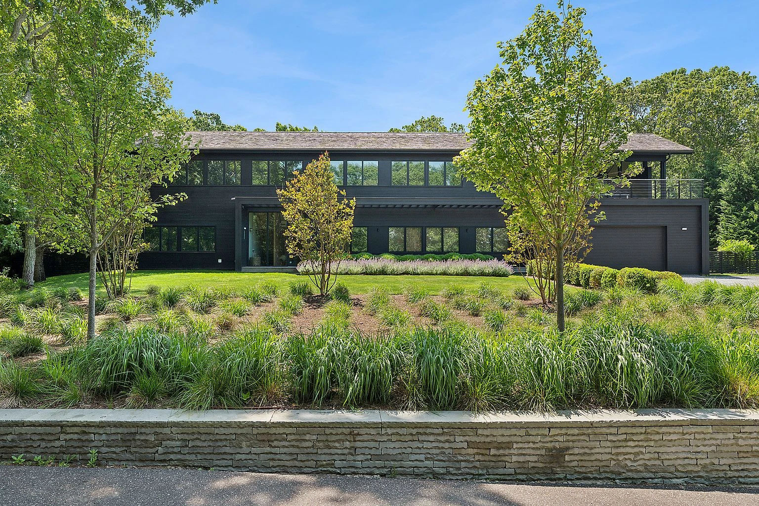 349 Division St, Sag Harbor, NY 11963 listing photo