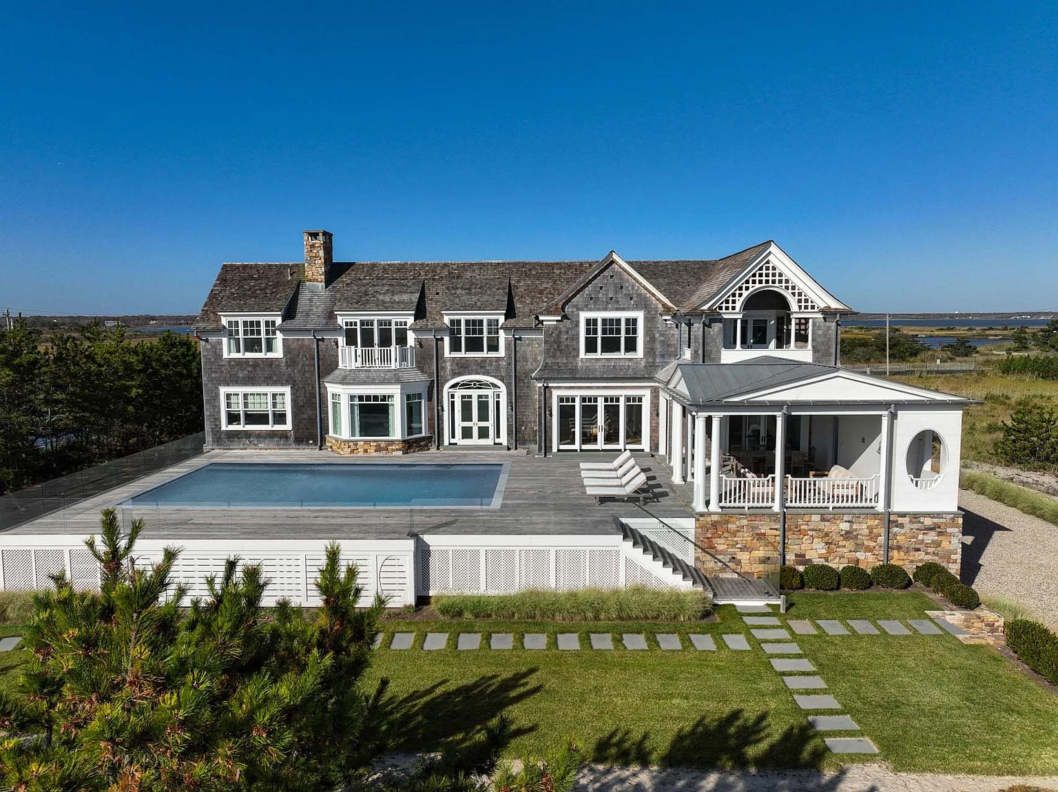 224 Dune Rd, Westhampton Beach, NY 11959 listing photo