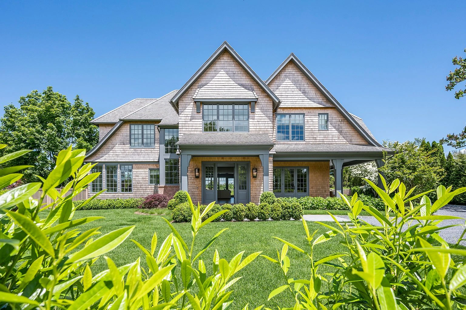 73 Pleasant Ln, Southampton, NY 11968 listing photo