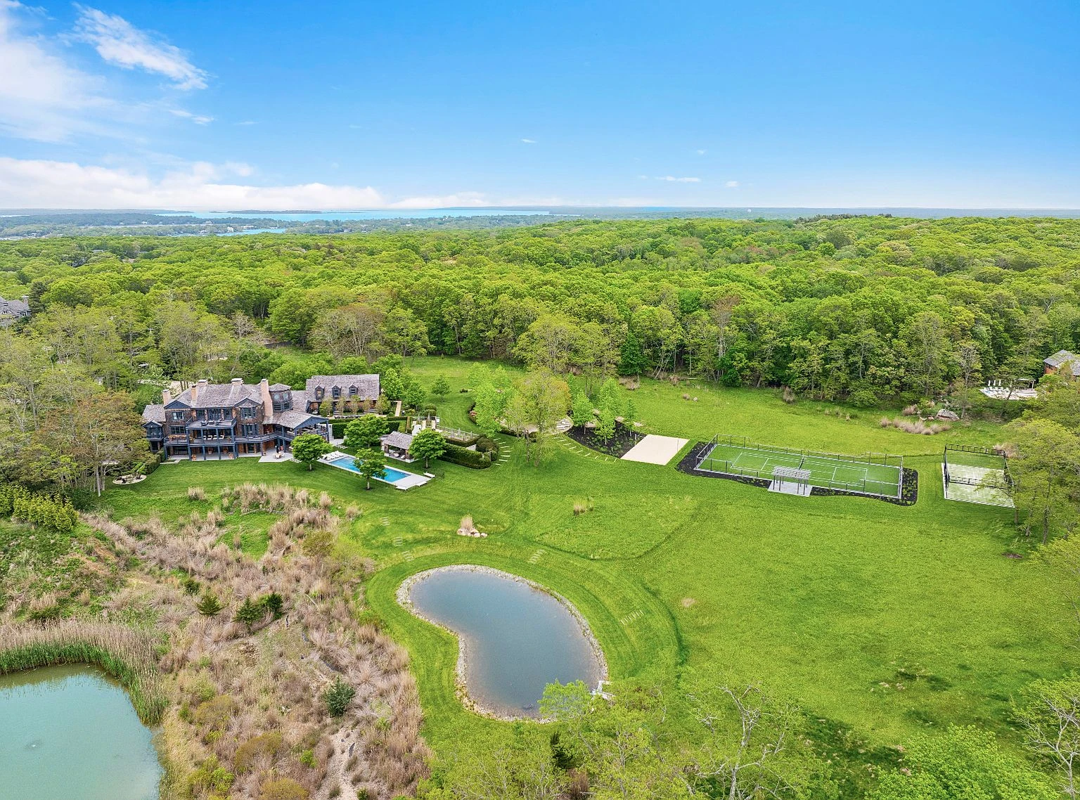 772 Middle Line Hwy, Sag Harbor, NY 11932 listing photo