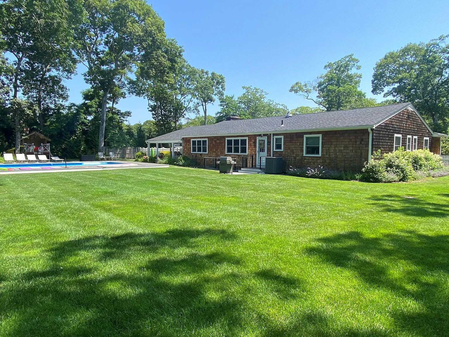 145 Beach Rd, Westhampton Beach, NY 11978 listing photo