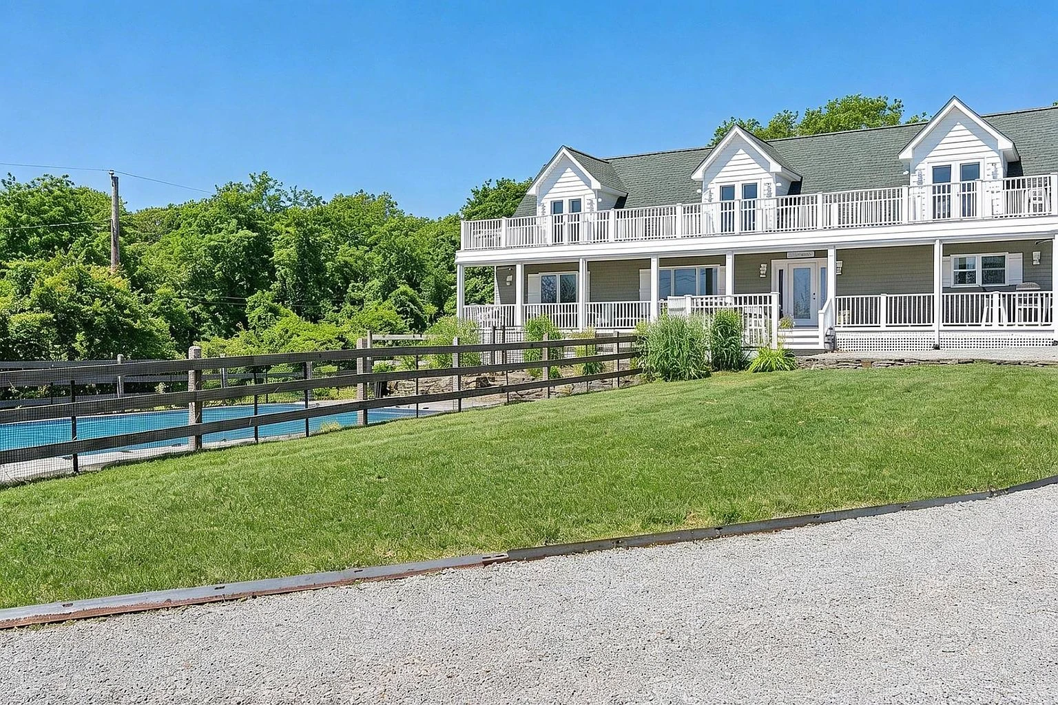 241 Old Montauk Hwy, Montauk, NY 11954 listing photo