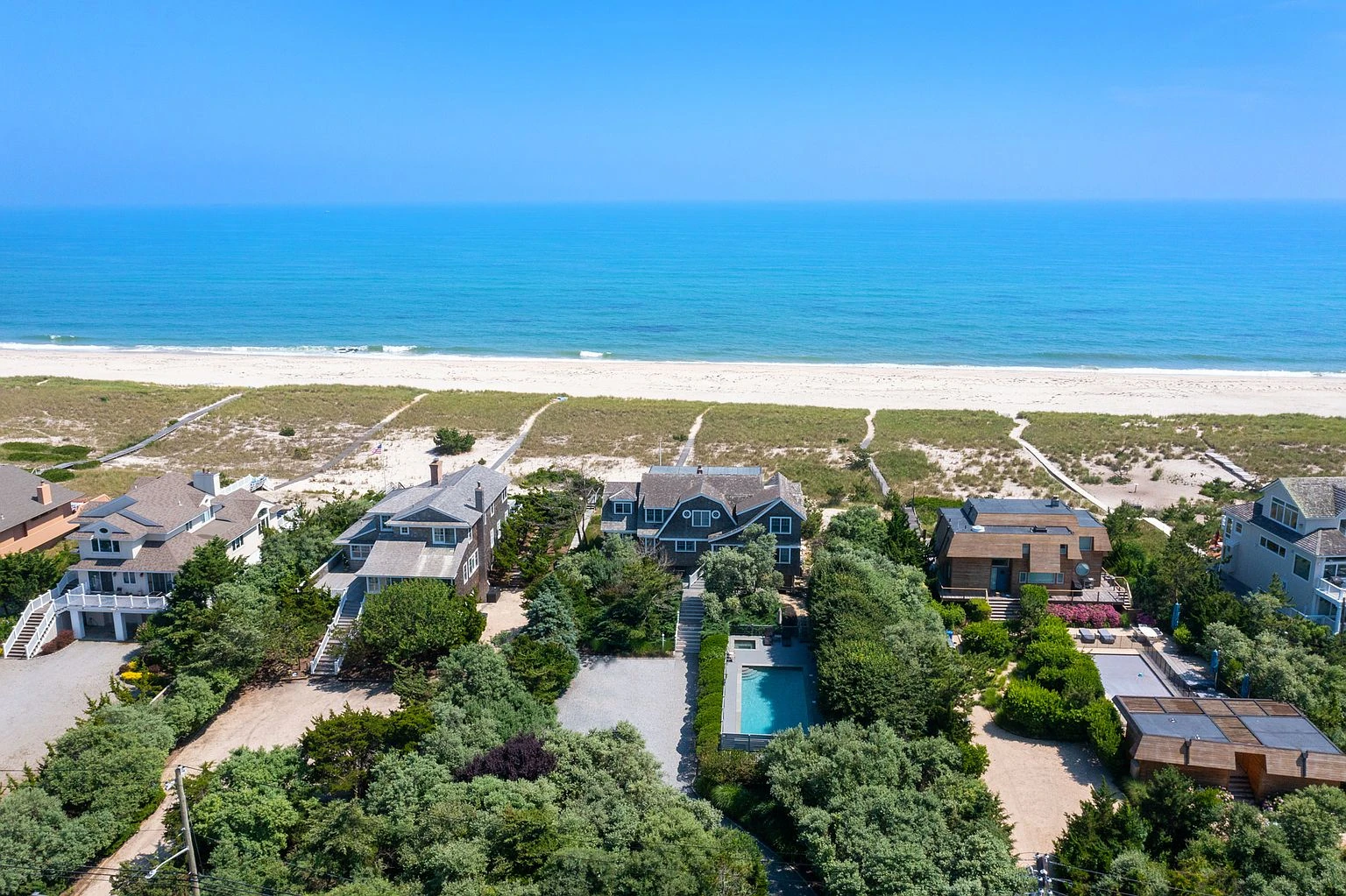 329 Dune Rd, Westhampton Beach, NY 11978 listing photo