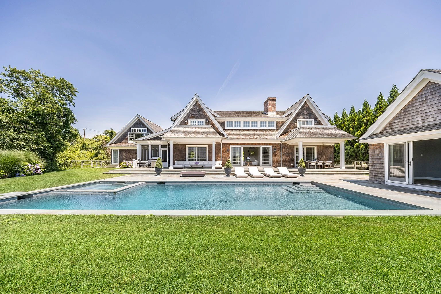 32 Old Montauk Hwy, Montauk, NY 11954 listing photo