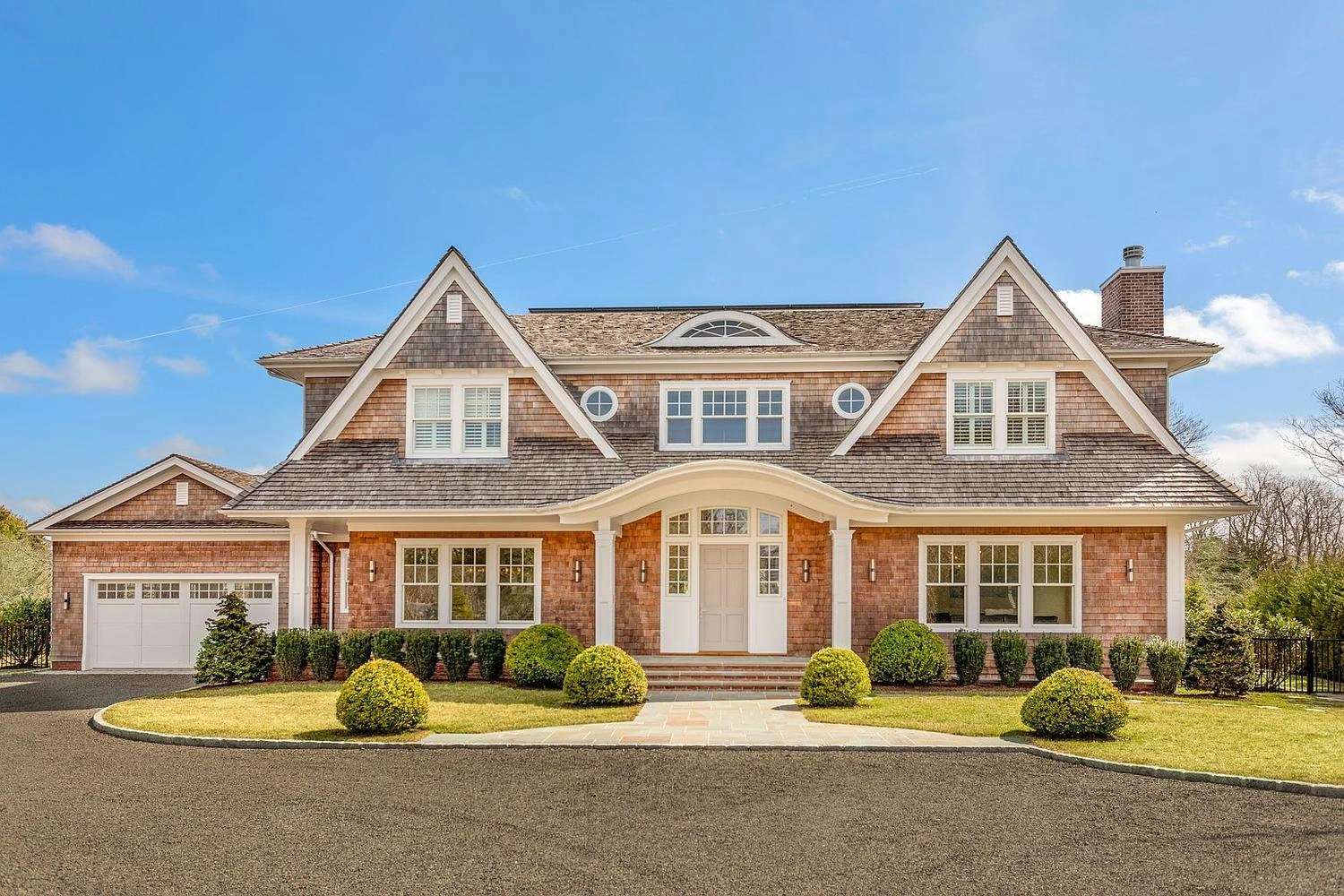 126 Somerset Ave, Southampton, NY 11968 listing photo