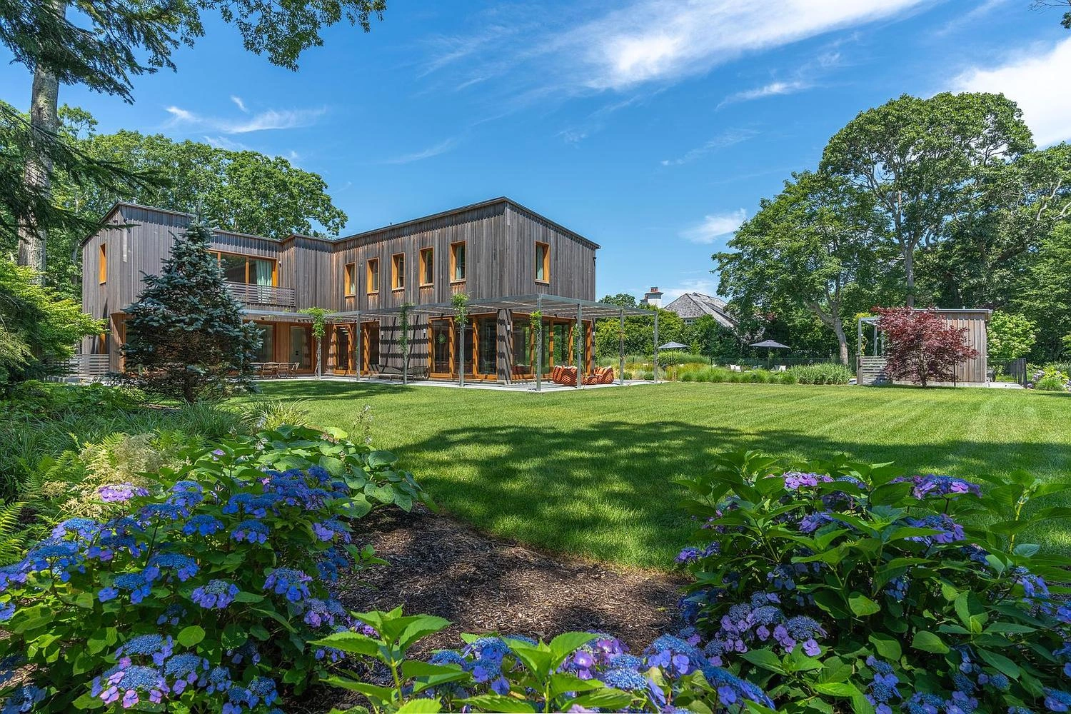 81 Jericho Rd, East Hampton, NY 11937 listing photo