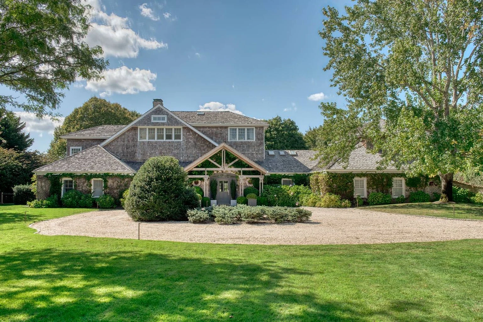 145 Lee Ave, Southampton, NY 11968 listing photo