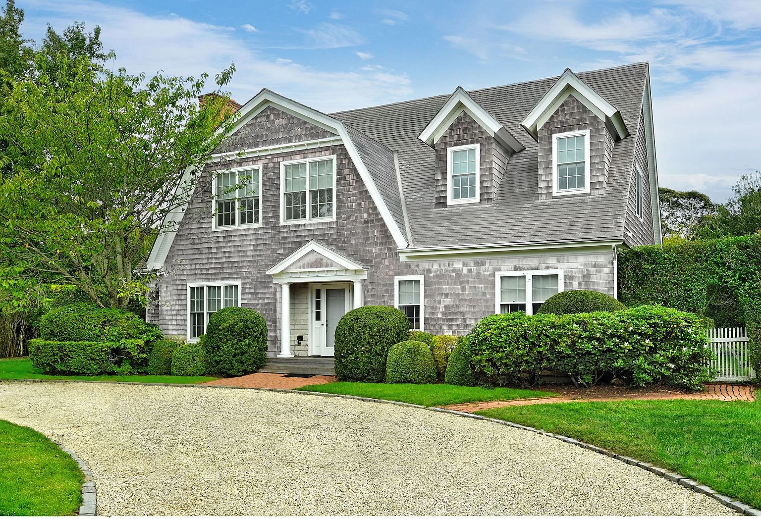 254 Captains Neck Ln, Southampton, NY 11968 listing photo