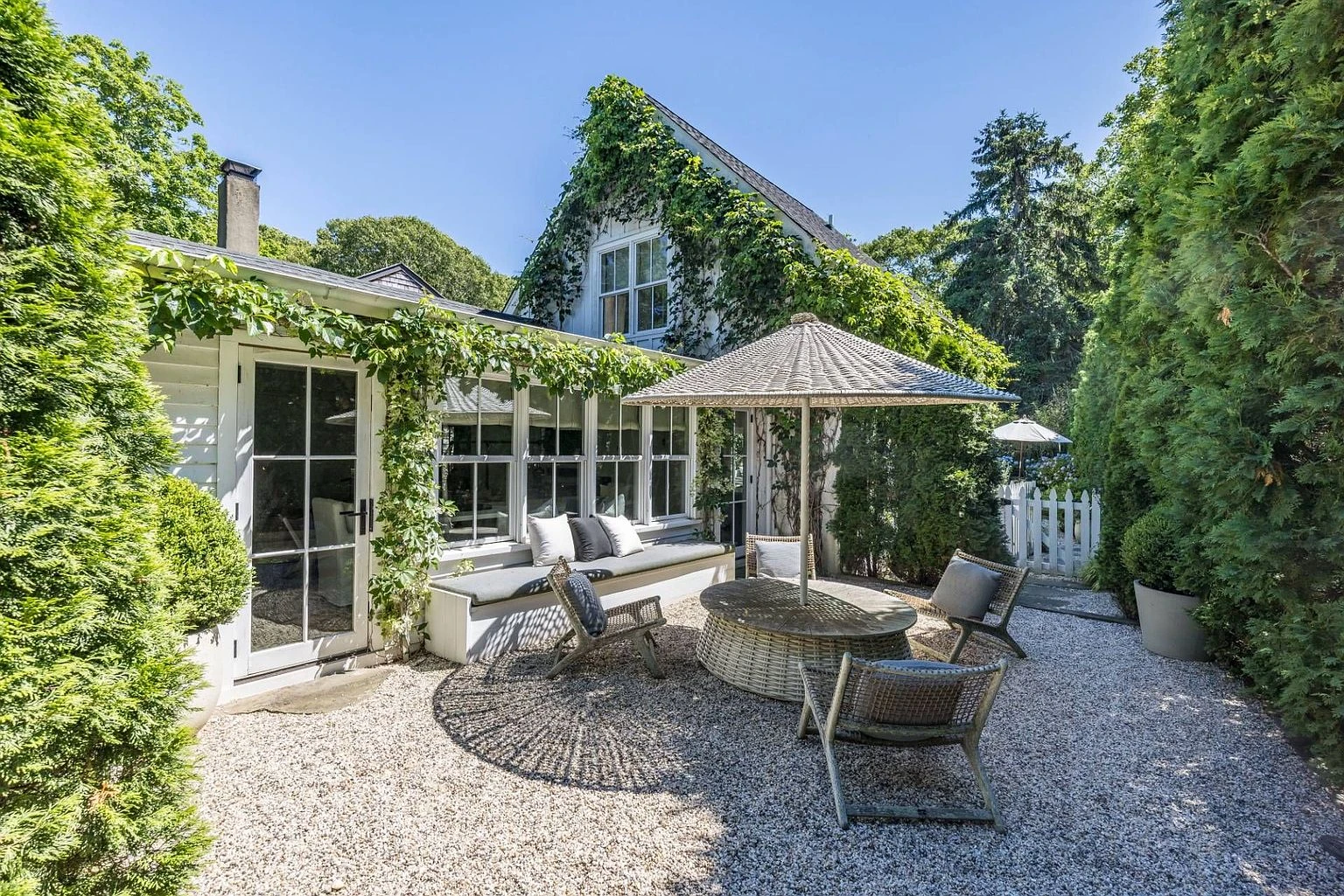 72 Hempstead St, Sag Harbor, NY 11963 listing photo