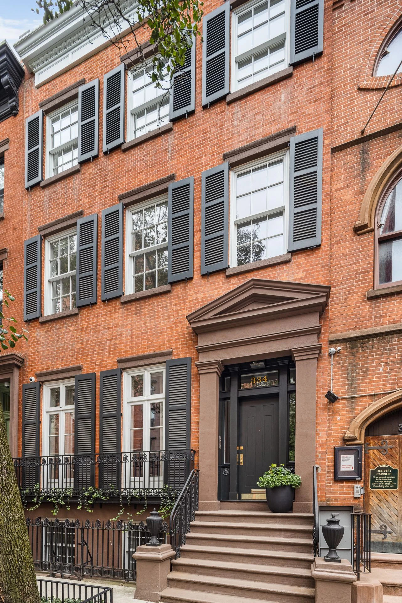 334 West 20th Street, New York, NY 10011 listing photo
