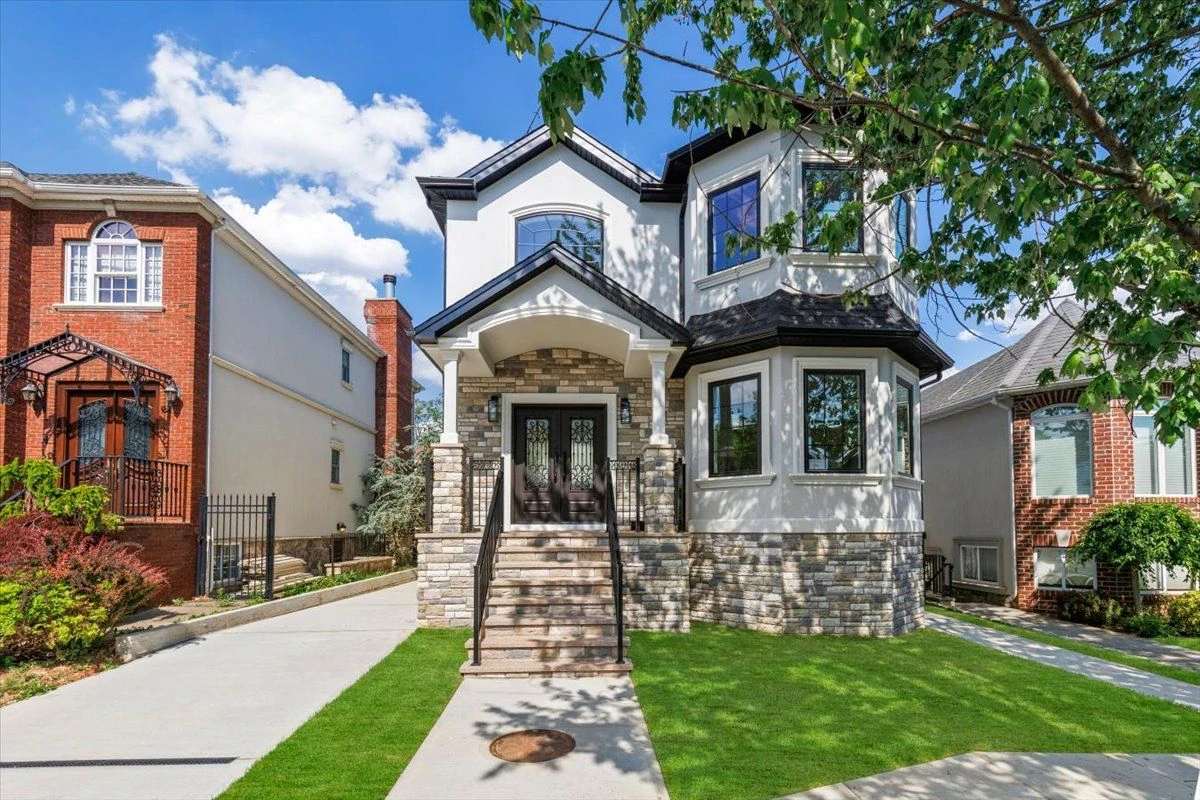 197 Finlay Street #1, Staten Island, NY 10307 listing photo