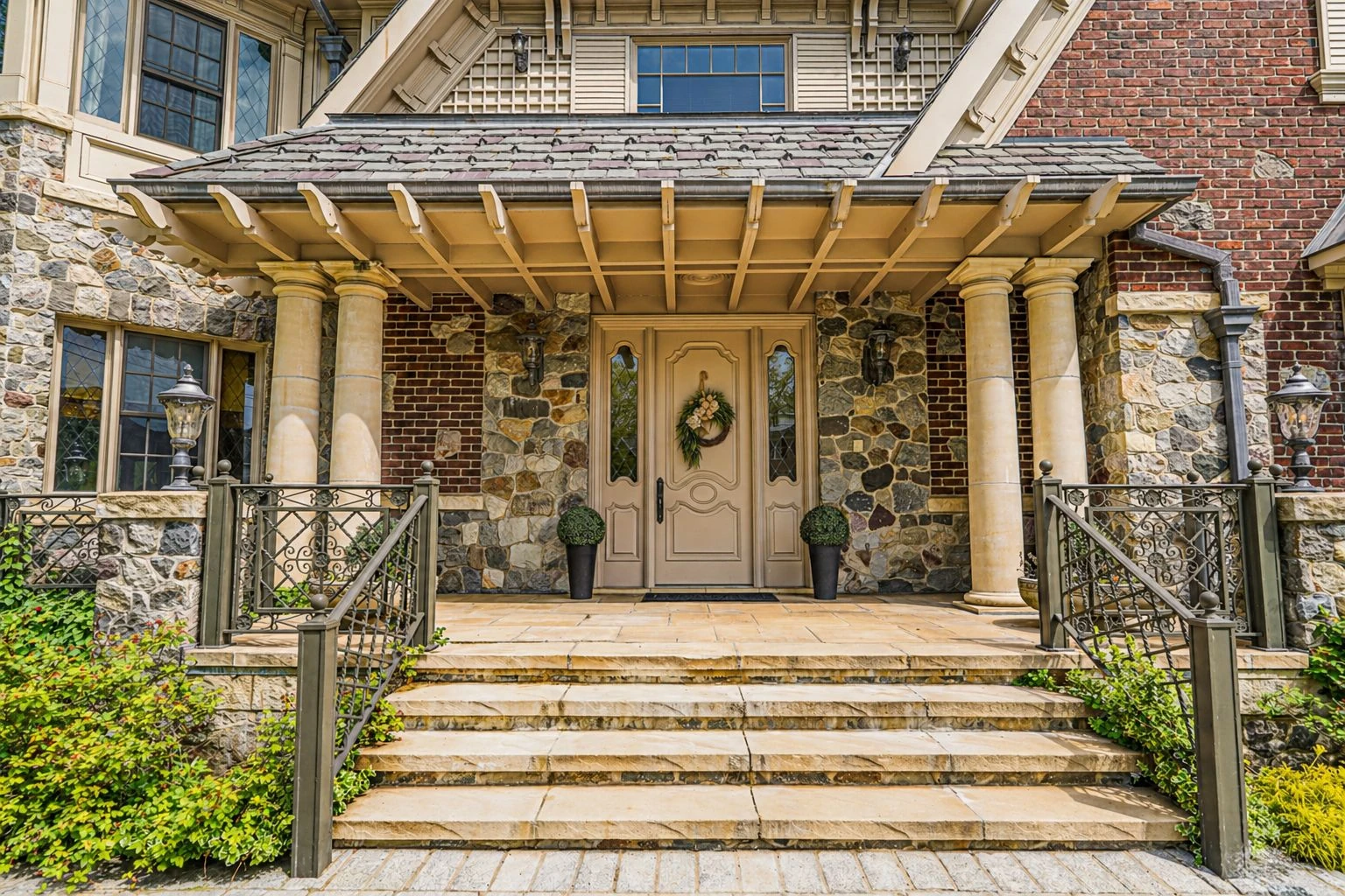 125 Benedict Road #HSE, Staten Island, NY 10304 listing photo