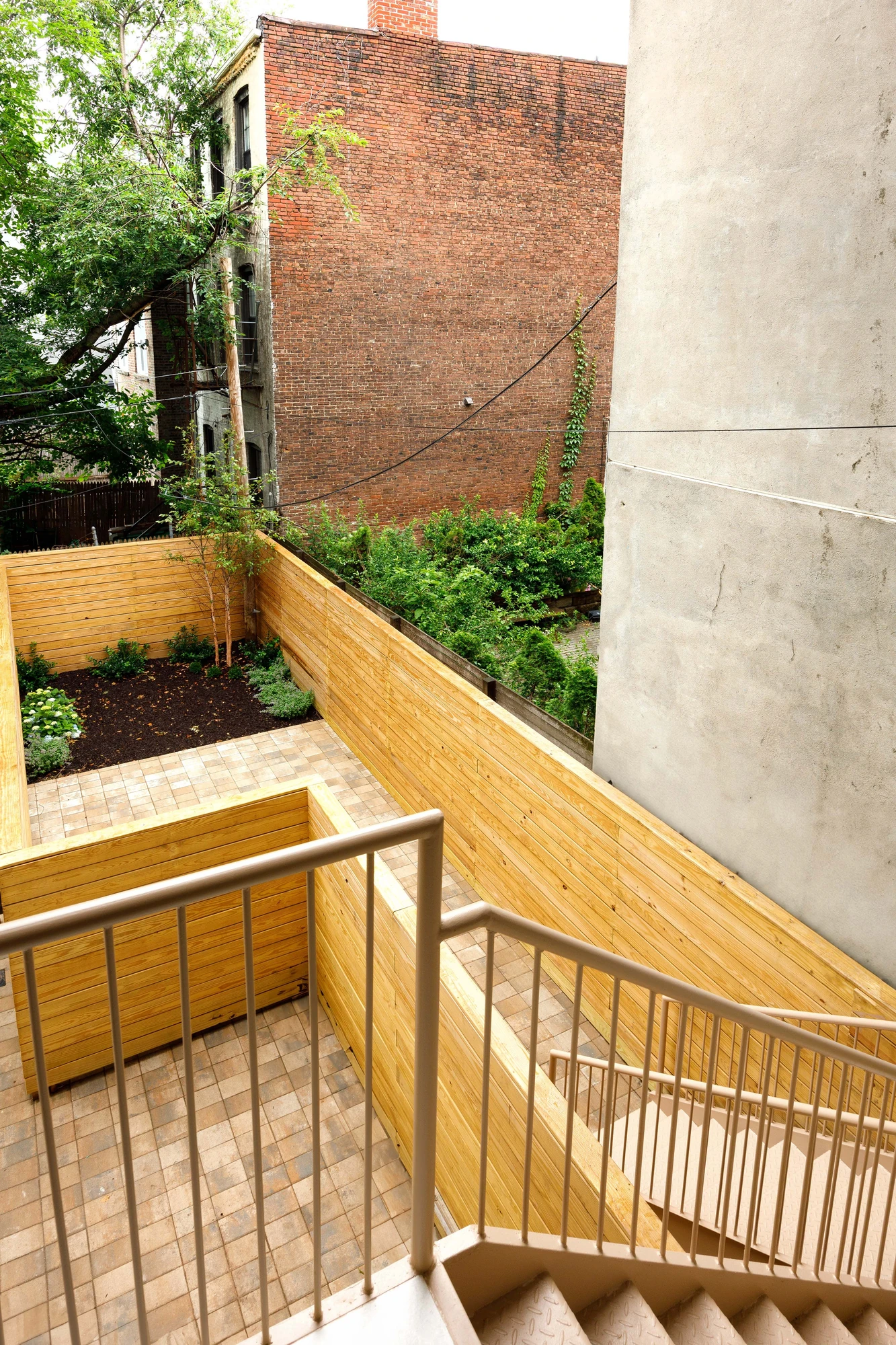 Fenced private courtyard at 269 Bainbridge Street