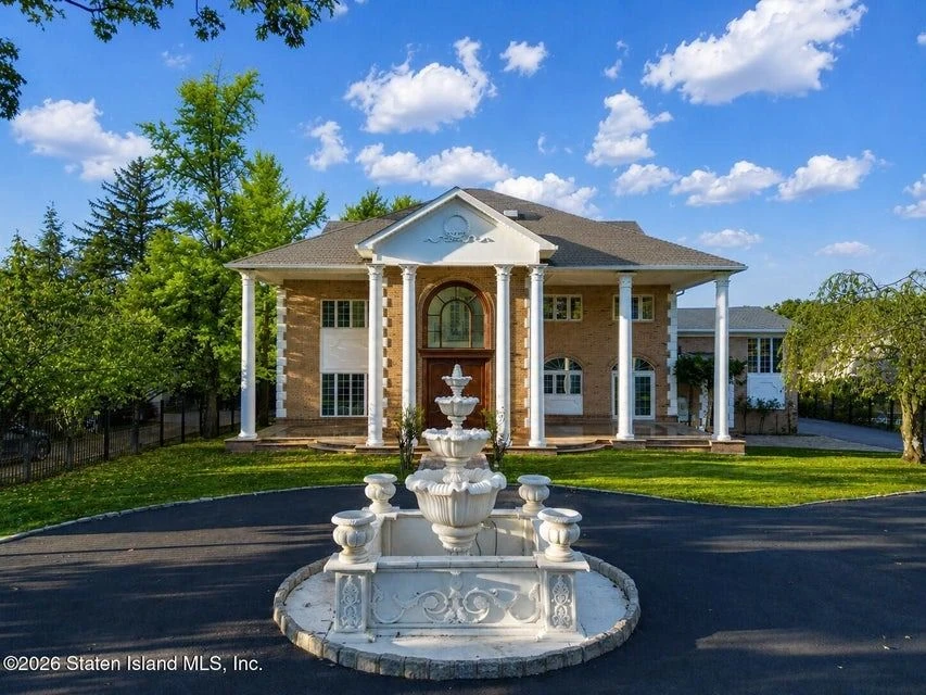 289 Ocean Terrace, Staten Island, NY 10301 listing photo