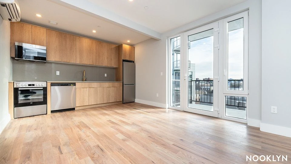 31-61 Vernon Boulevard #6Q, Queens, NY 11106 listing photo