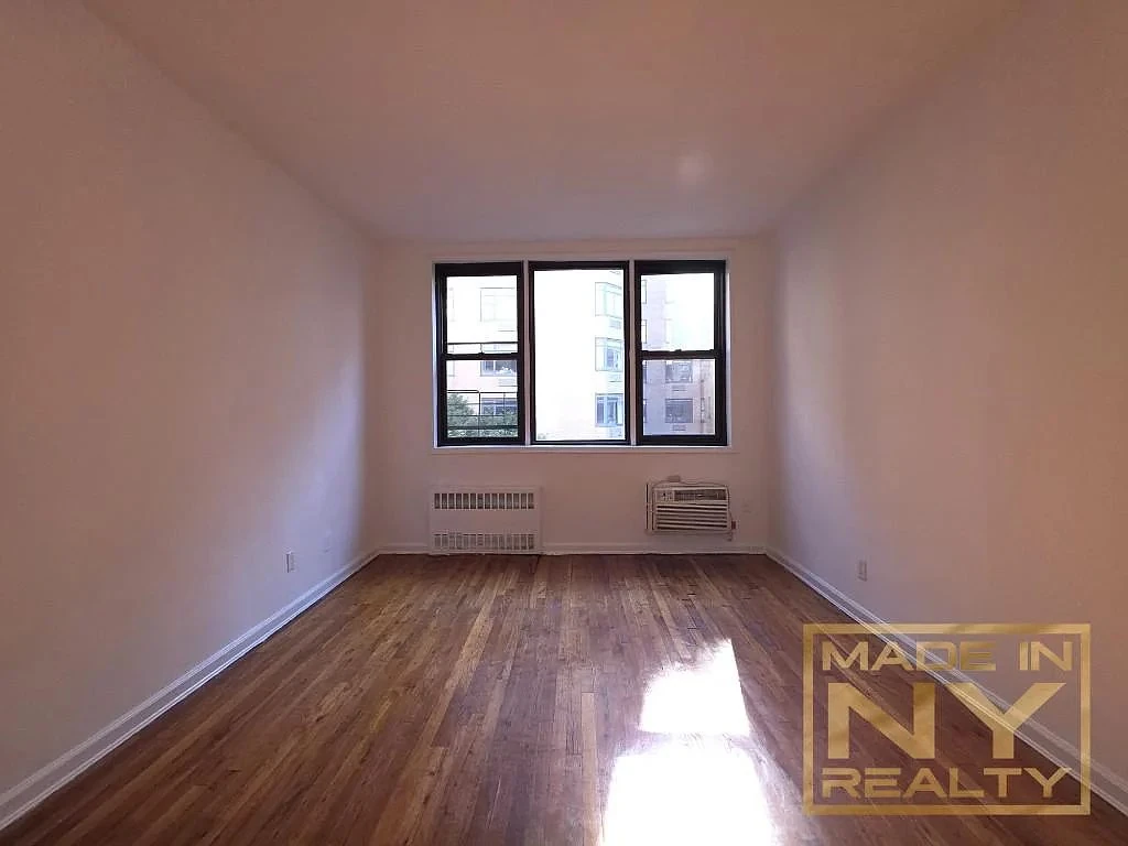 171 E 77th St APT 4D, New York, NY 10075 listing photo