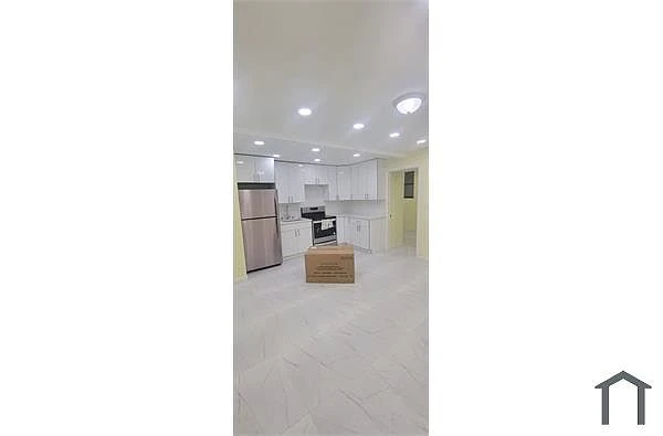 3137 Seymour Ave Floor 1, Bronx, NY 10469 listing photo