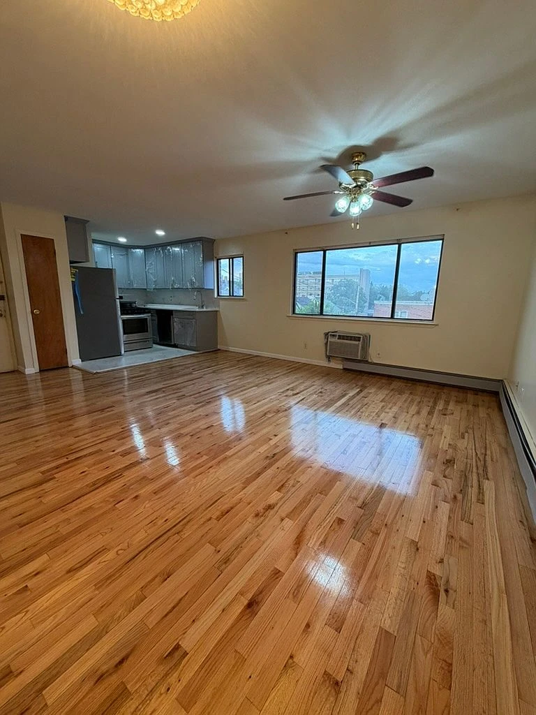 8446 162nd St Floor 2, Queens, NY 11432 listing photo