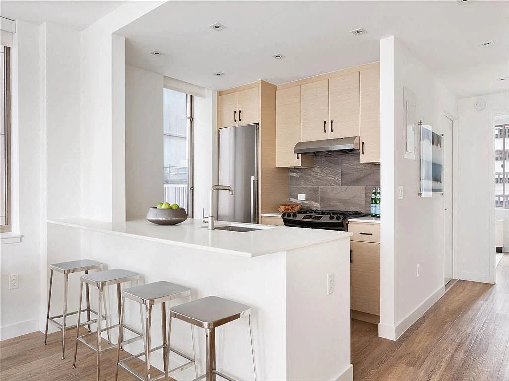 15 Cliff St APT 16D, New York, NY 10038 listing photo