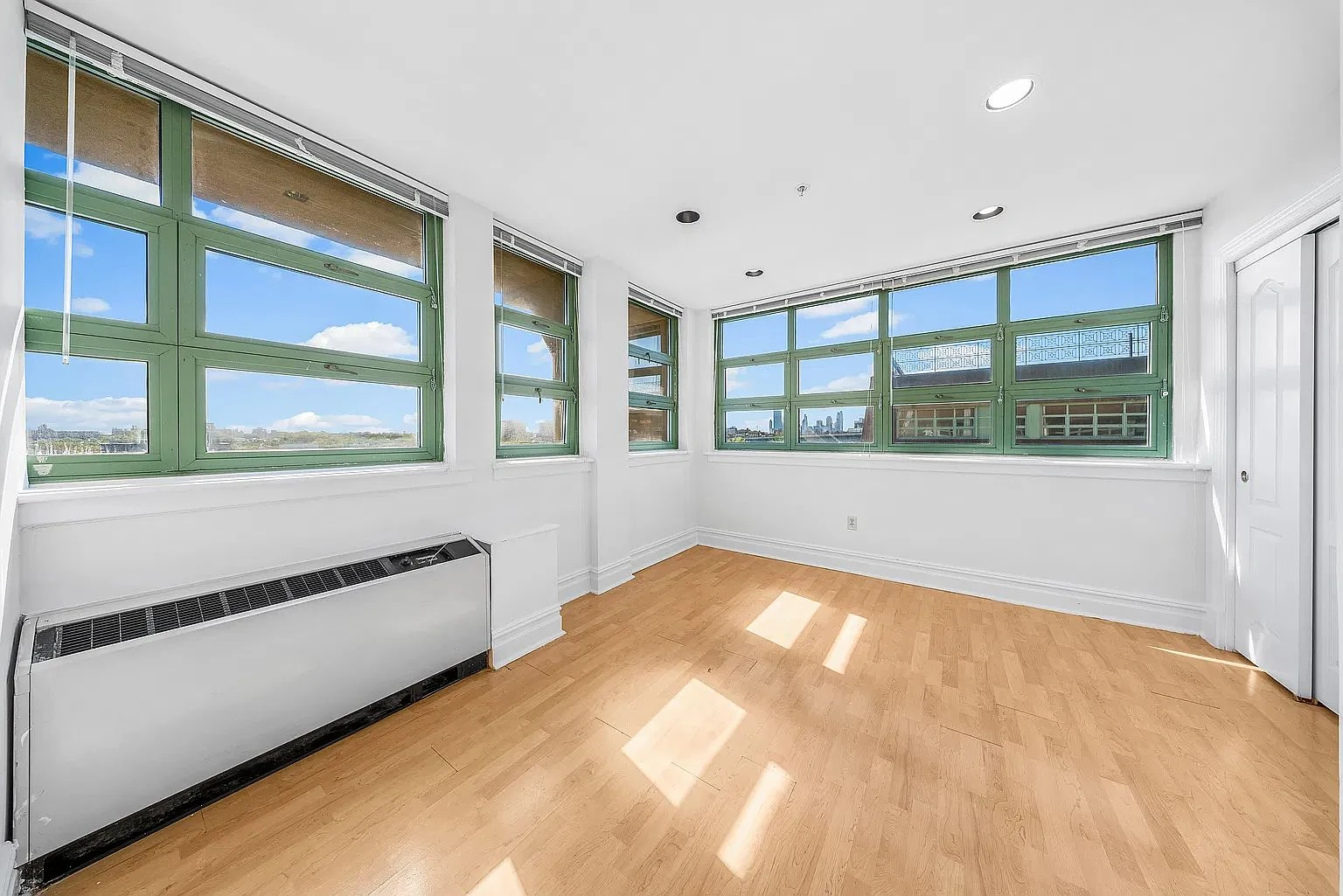 19-19 24th Ave #R413, Queens, NY 11105 listing photo