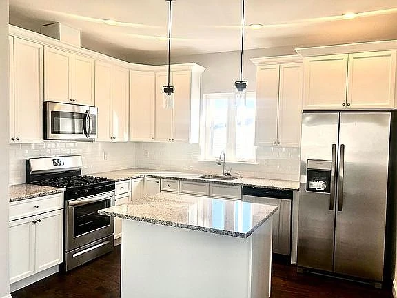 29 Everton Ave Floor 2, Staten Island, NY 10312 listing photo