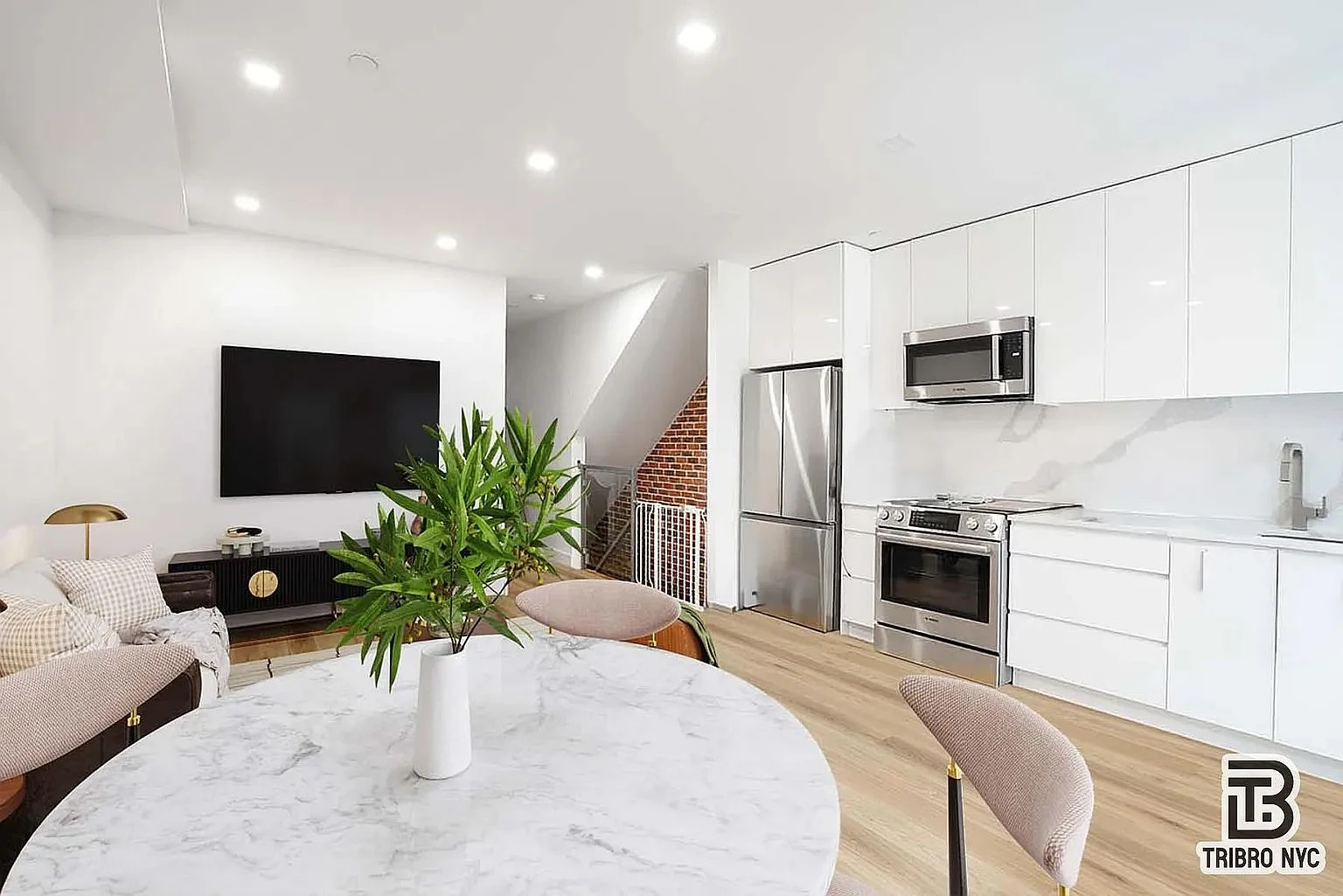 378 S 3rd St #1E, Brooklyn, NY 11211 listing photo