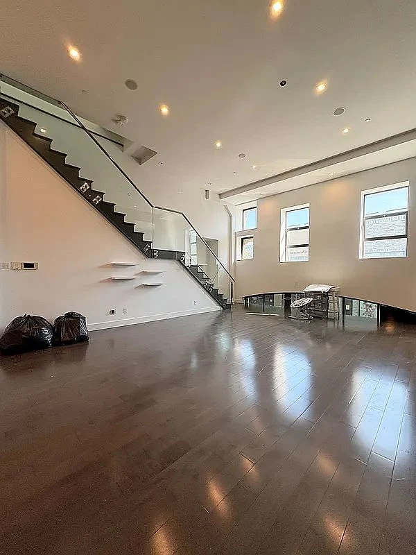 106 N 6th St #2B, Brooklyn, NY 11249 listing photo